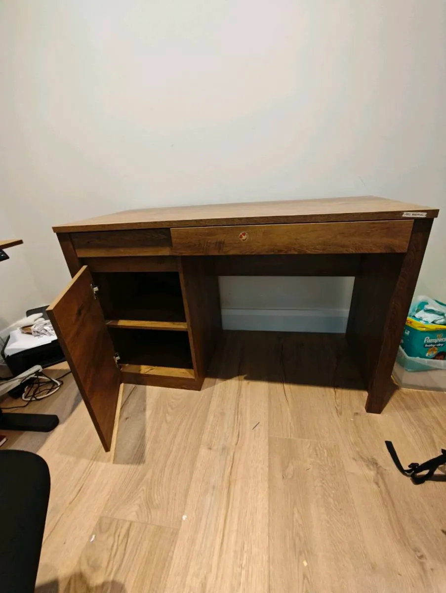 Office/Student desk in perfect condition - Image 3