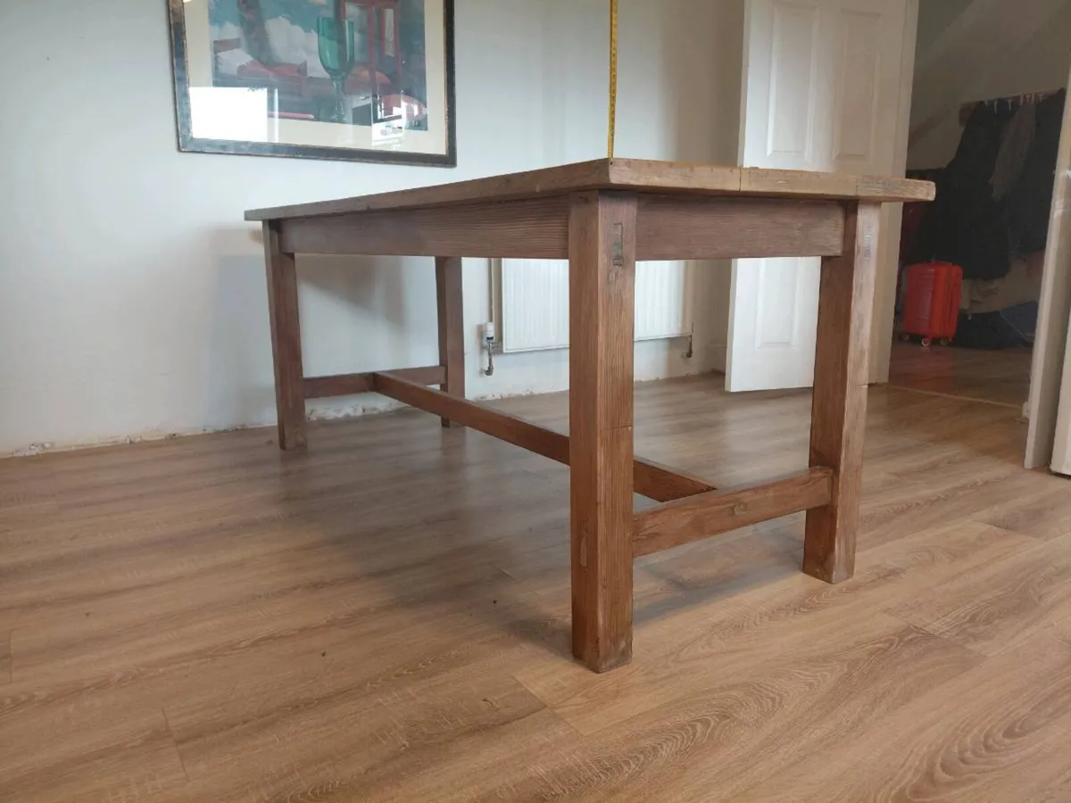 20TH CENTURY SOLID OAK RECTORY TABLE - Image 2