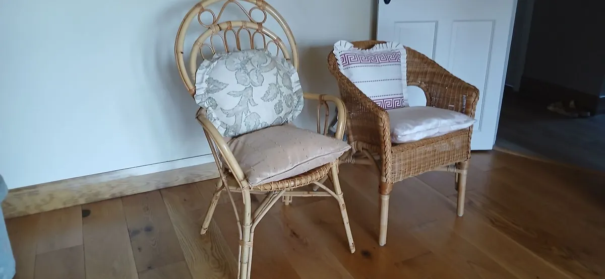 Pair of Wicker Chairs - Image 1