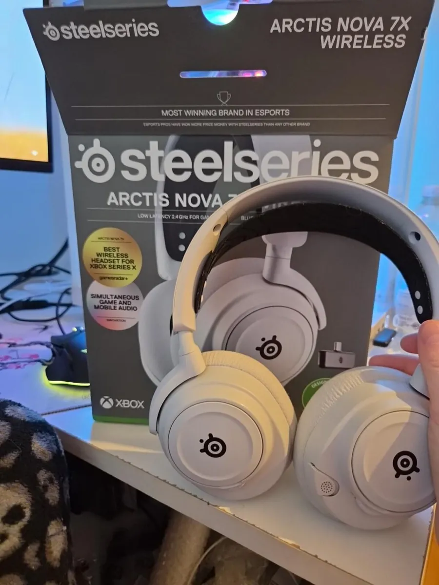 Great condition Arctis Nova7X Wireless headphones - Image 1