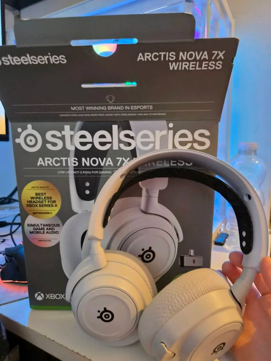 Great condition Arctis Nova7X Wireless headphones - Image 2