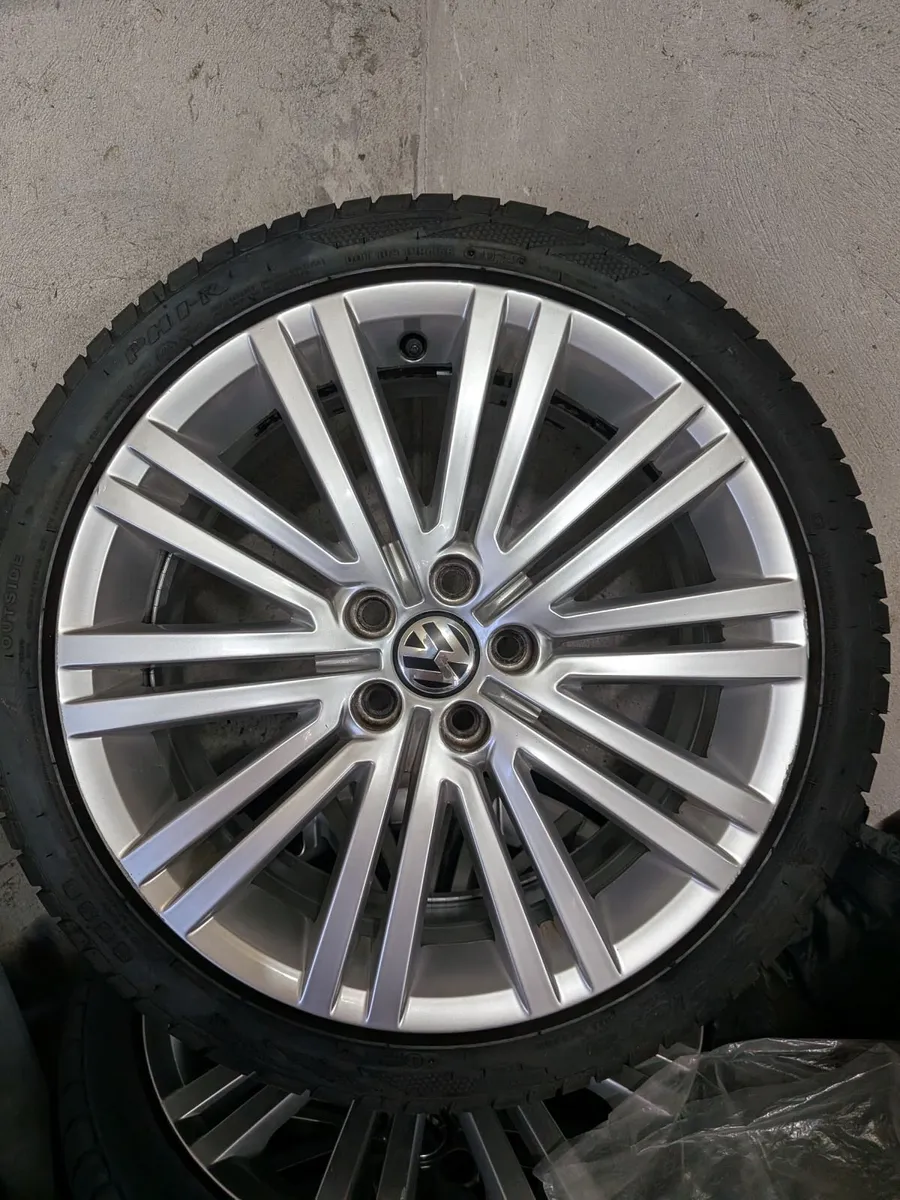 Genuine 17" VW Polo Montani Alloys + New Tyres (Ce - Image 1