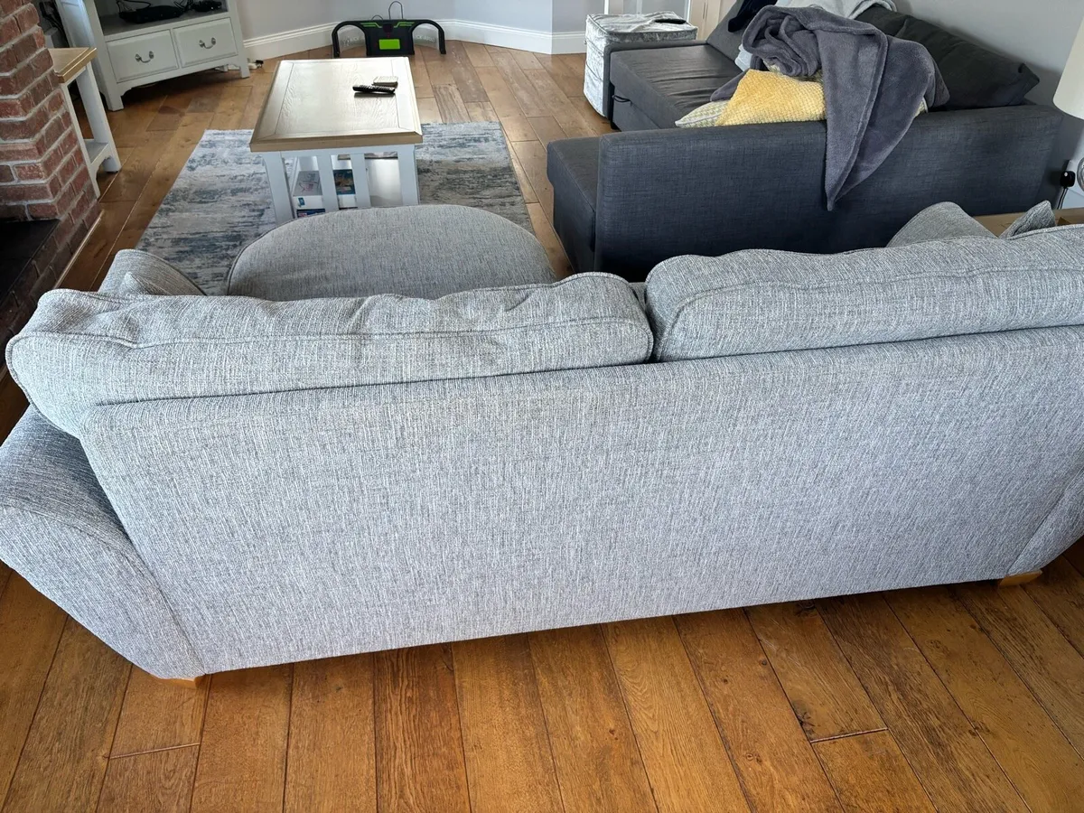 Couch - Image 4