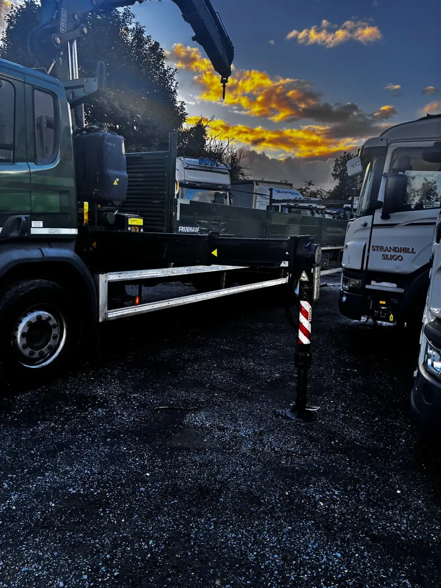 2017 scania p250 crane truck low kms - Image 4