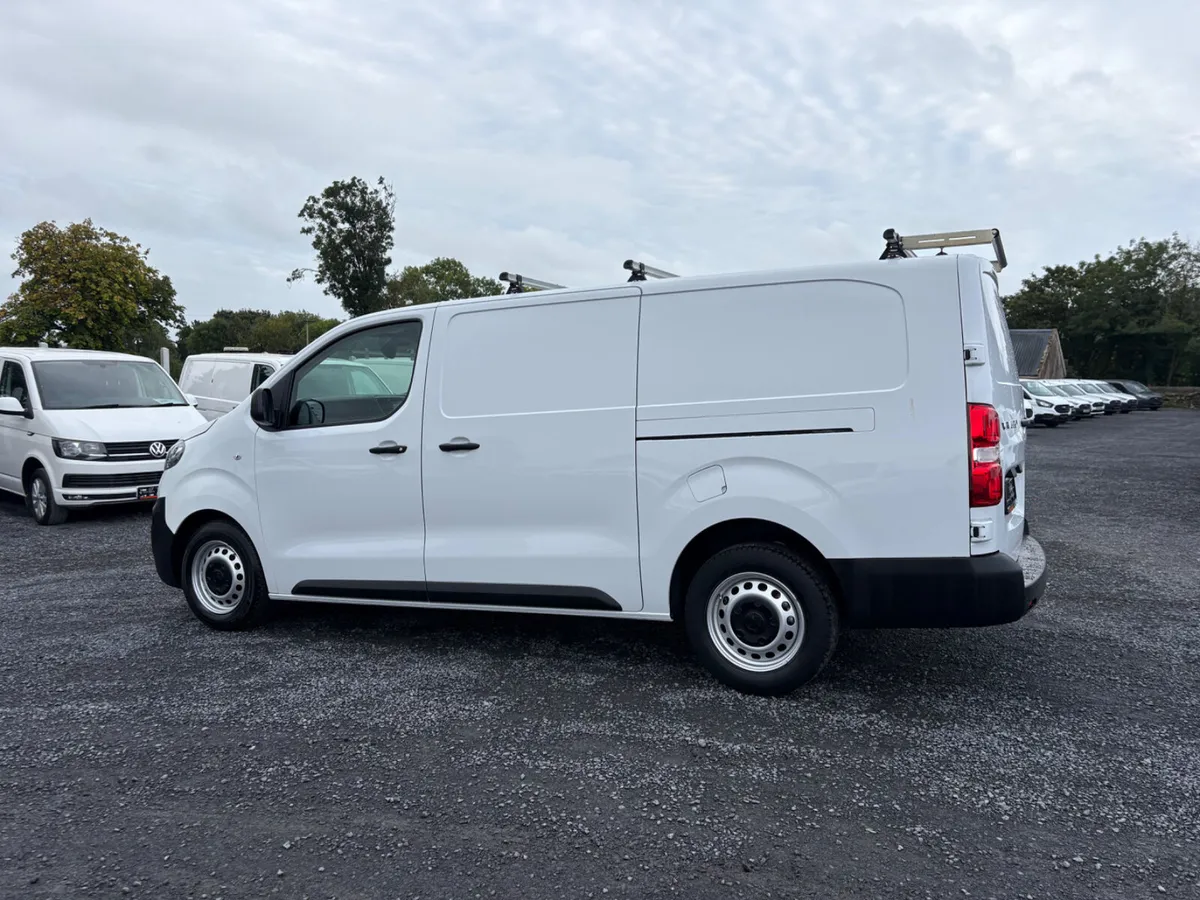 Vauxhall Vivaro - Image 3