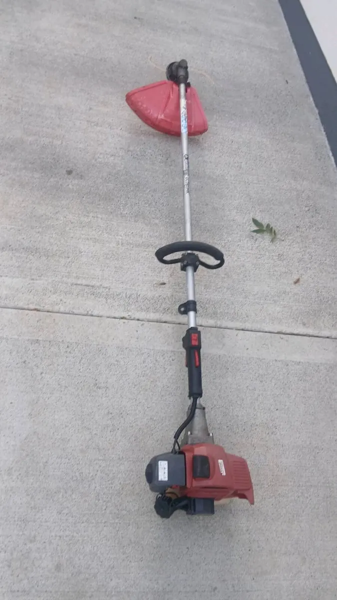 Kawazaki grass strimmers - Image 1