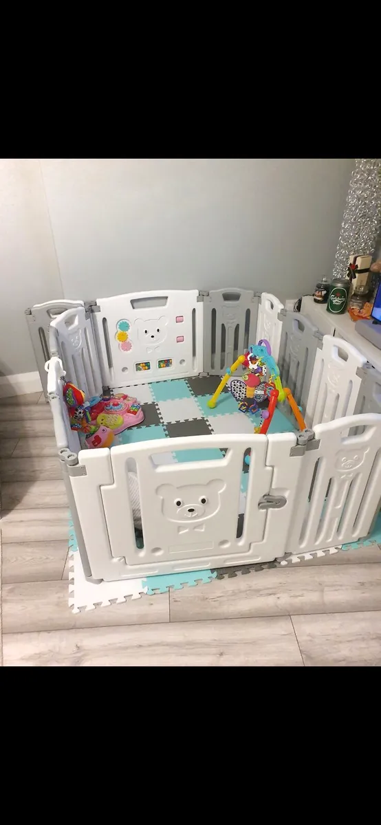 Baby foldable playpen with soft mats (50pcs) - Image 2