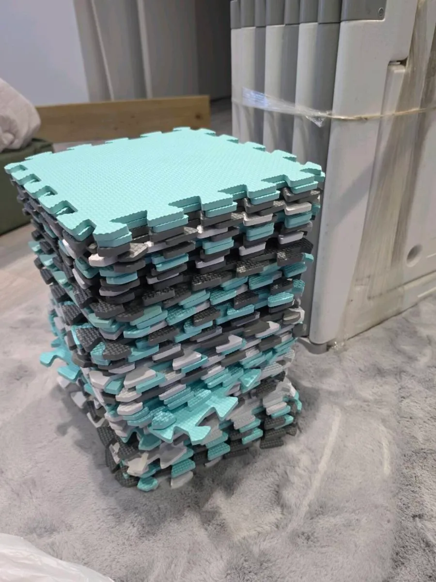 Baby foldable playpen with soft mats (50pcs) - Image 4