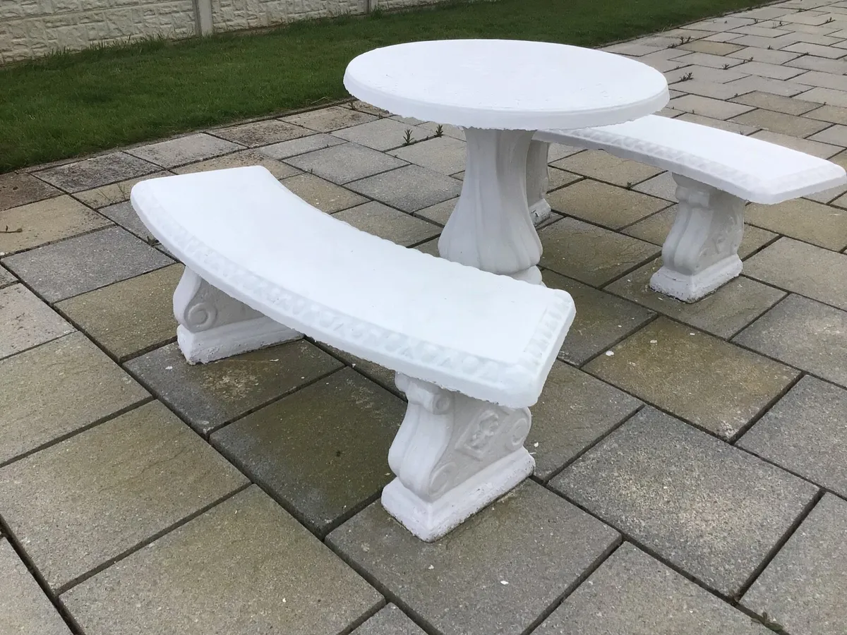Garden Table and 2 benches - Image 3