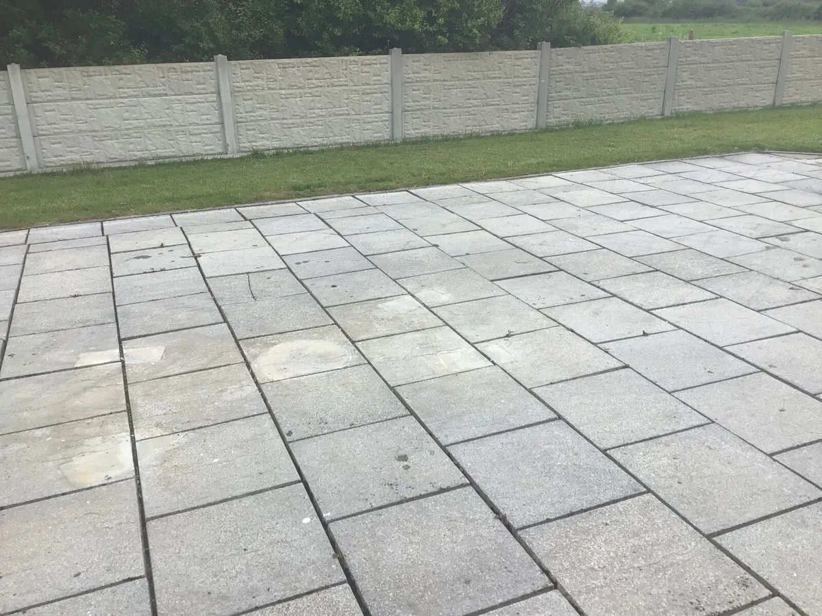 Patio slabs - Image 1