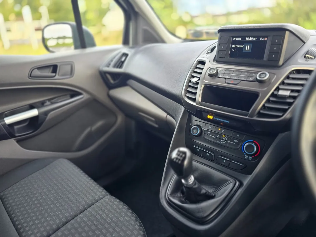 Stunning 2020 Ford Transit Connect Trend SWB 1.5 - Image 4
