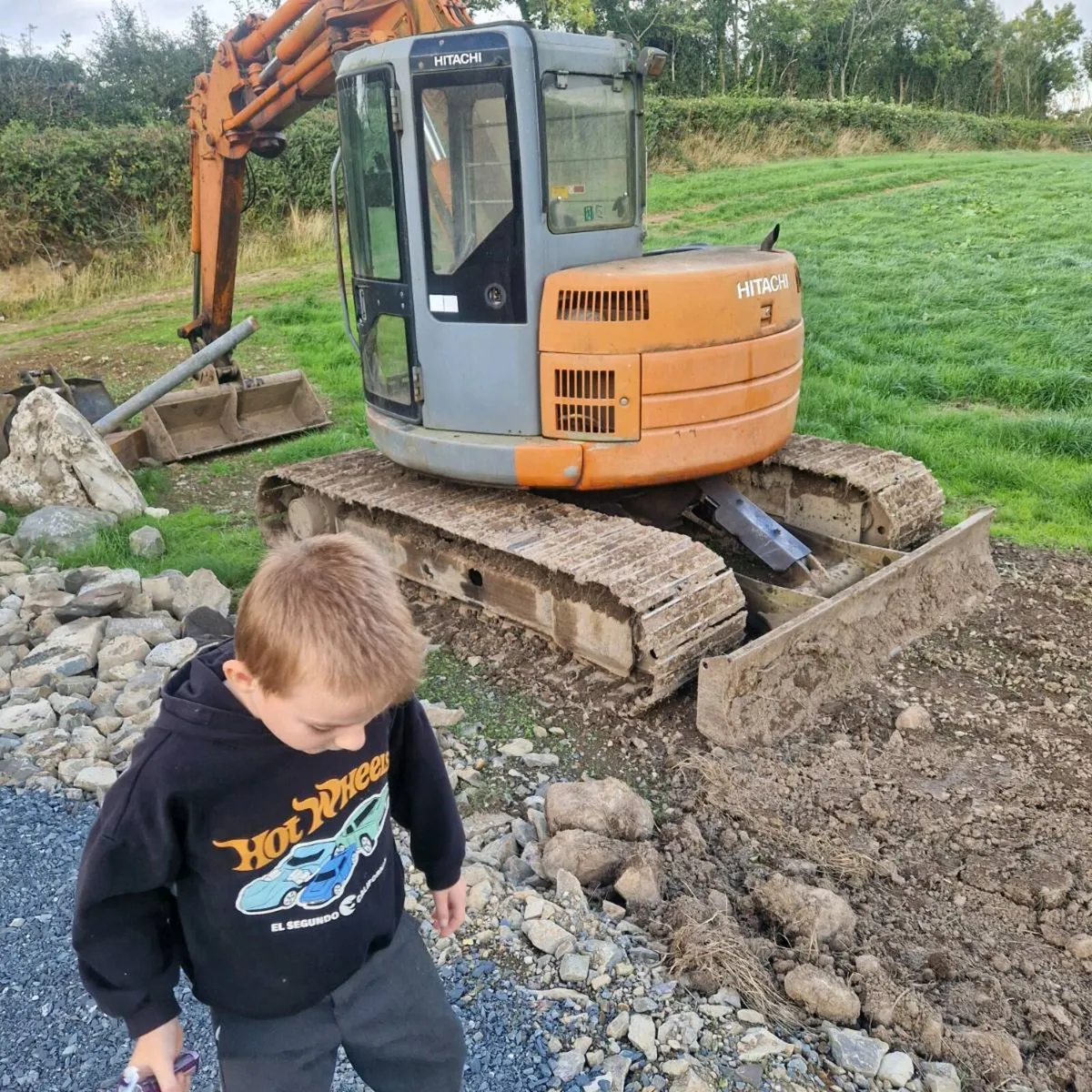 Hitachi 7.5 ton digger - Image 1