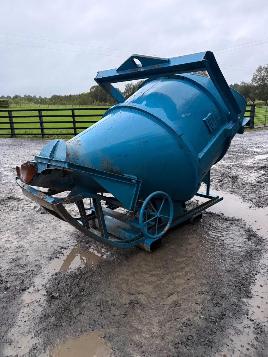 Concrete Skip - Image 1