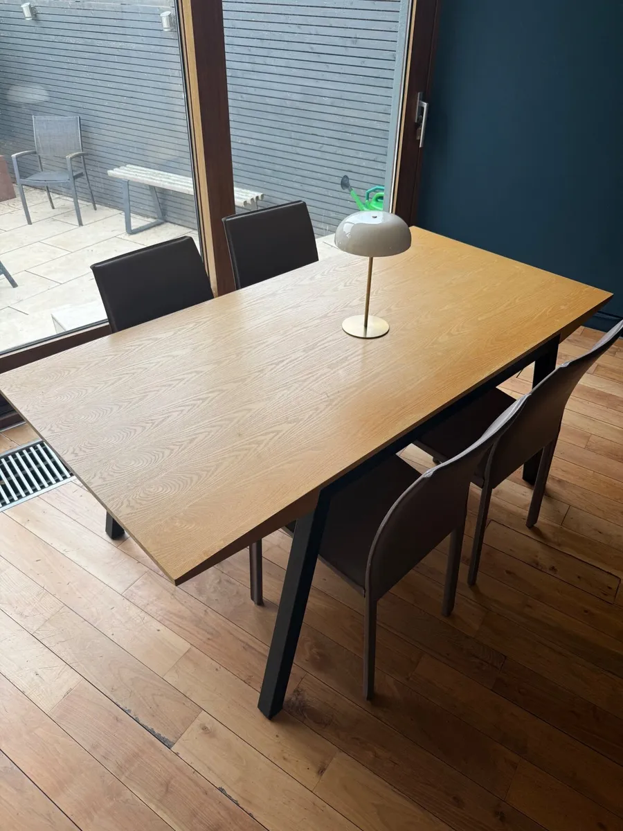 Dining table & Chairs - Image 1