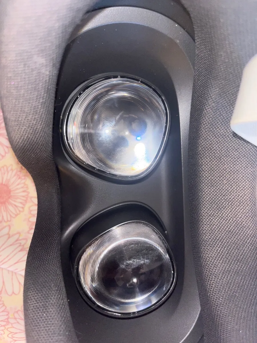 Meta Quest 3s 128GB VR Headset - Image 3