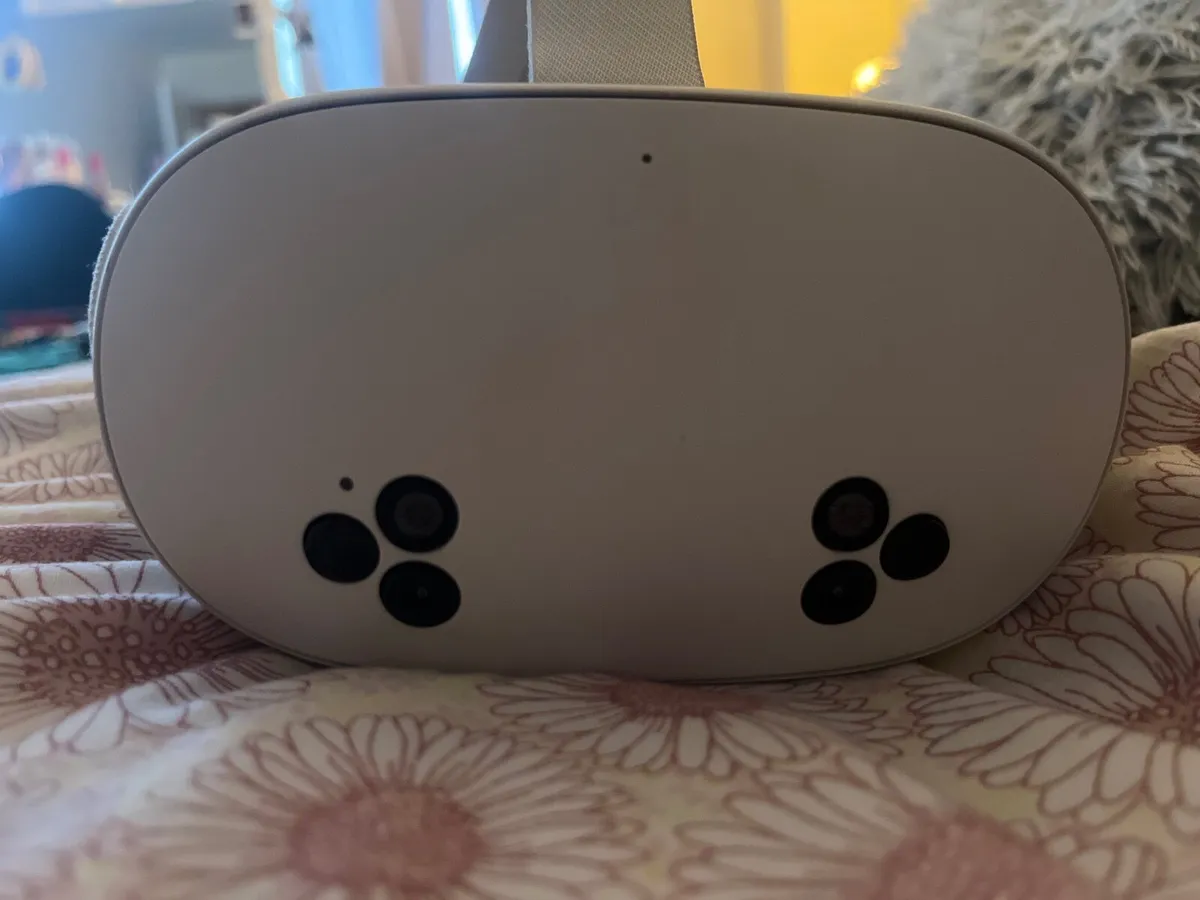 Meta Quest 3s 128GB VR Headset - Image 4