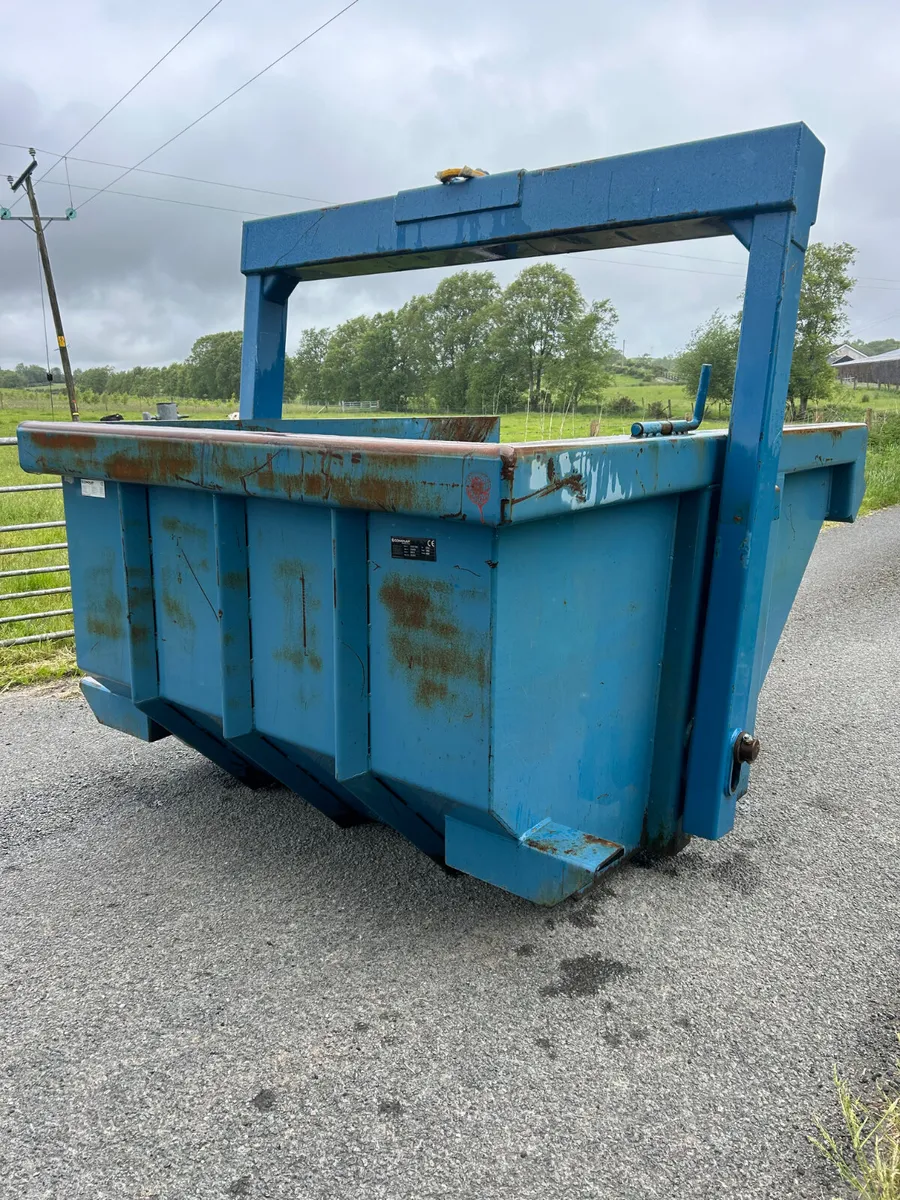 Crane Boat Skip - Image 1
