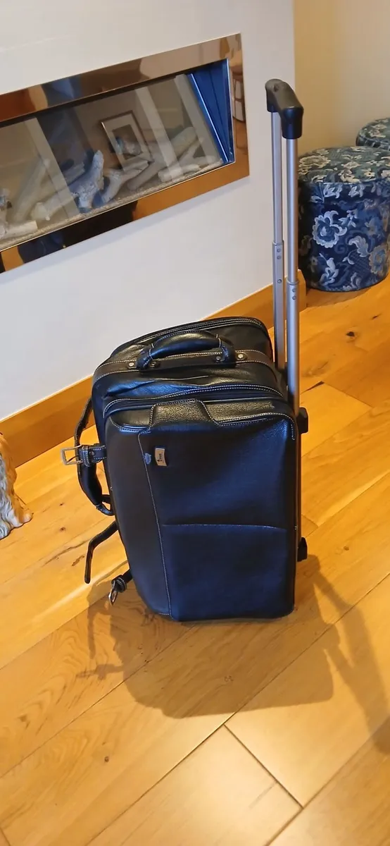 Travel case - Image 1