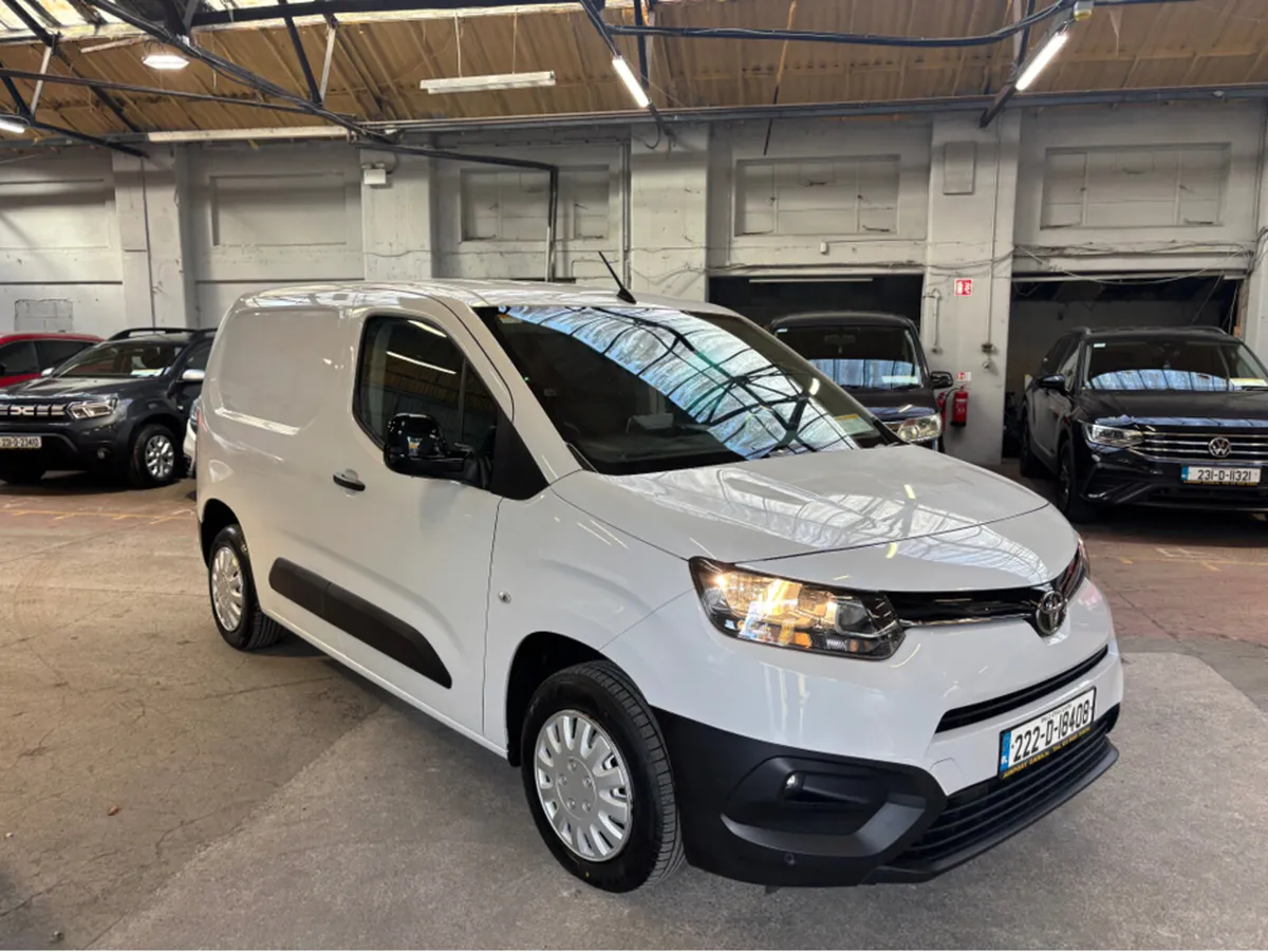 Toyota Proace City 1.5 dsl 3 seat 6 speed €12804 - Image 1