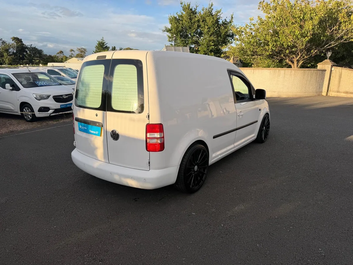 VW Caddy 1.6 Highline - Automatic - Image 4