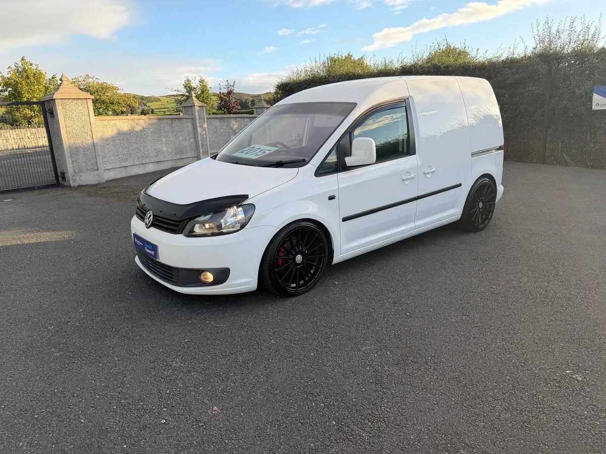 VW Caddy 1.6 Highline - Automatic - Image 3