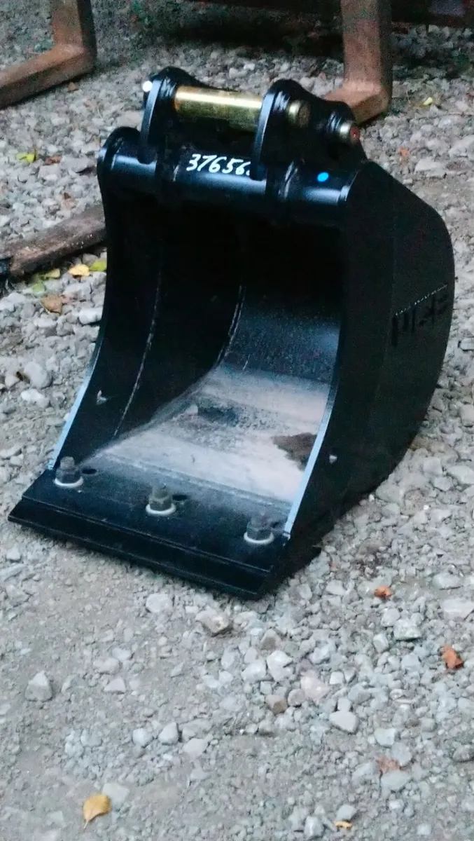 NEW JCB 3 TON DIGGER BUCKET - Image 3