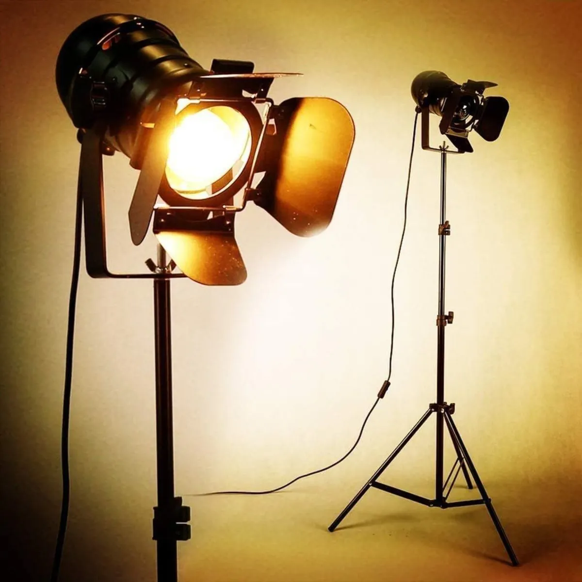 Vintage Industrial Retro Tripod Adjustable Floor - Image 2