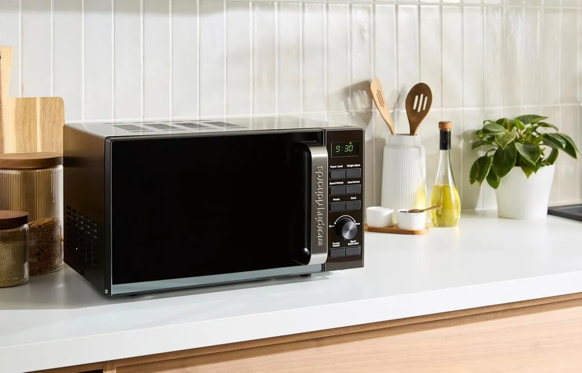 Cassini Digital Glass Microwave 20L Capacity - Image 2