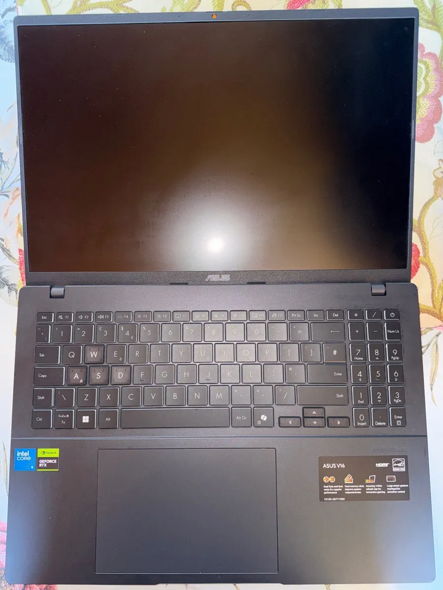 Gaming laptop Asus v16 - Image 1