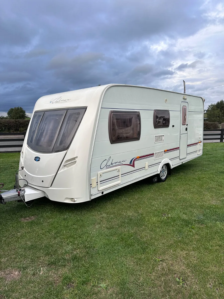 ✨BARGAIN LUNAR CLUBMAN 4 BERTH✨ - Image 1
