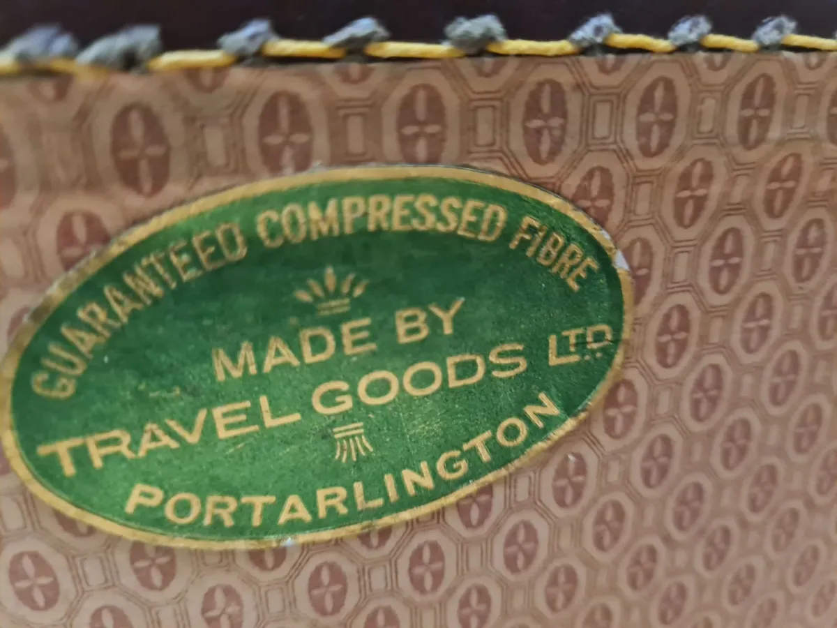 Suitcase  vintage - Image 3