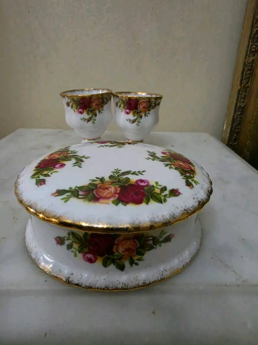 Collection of Royal Albert Old Country Roses - Image 2