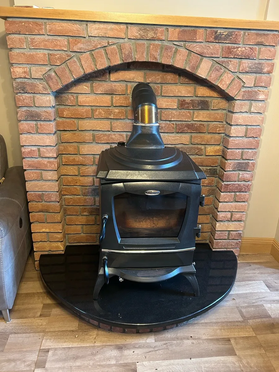 Solid fuel stove - Image 1