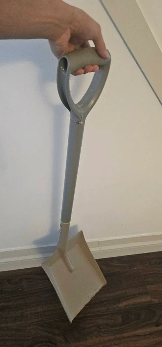 Shovel - Image 3