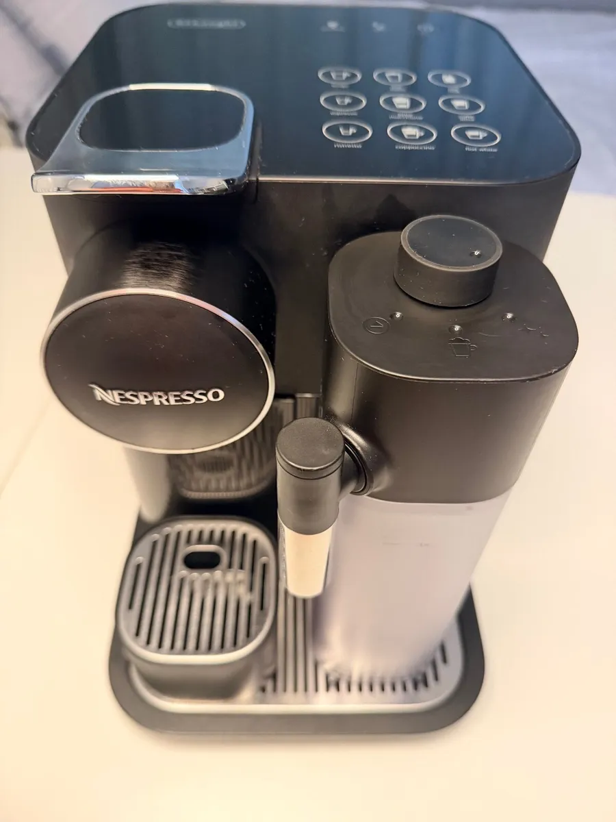 Nespresso Gran Lattissima Excellent Condition - Image 2