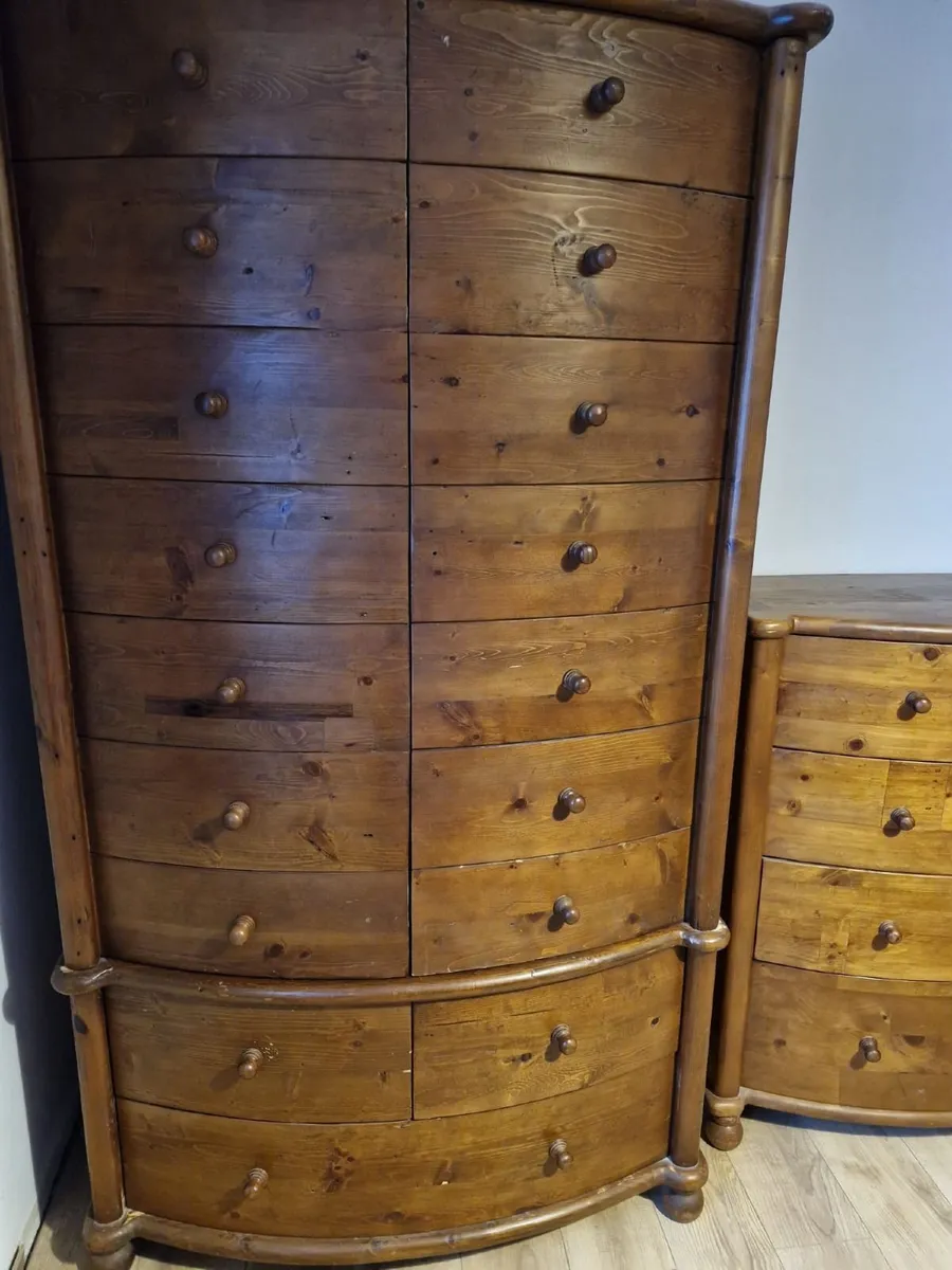 Unique bedroom furniture set - Image 1