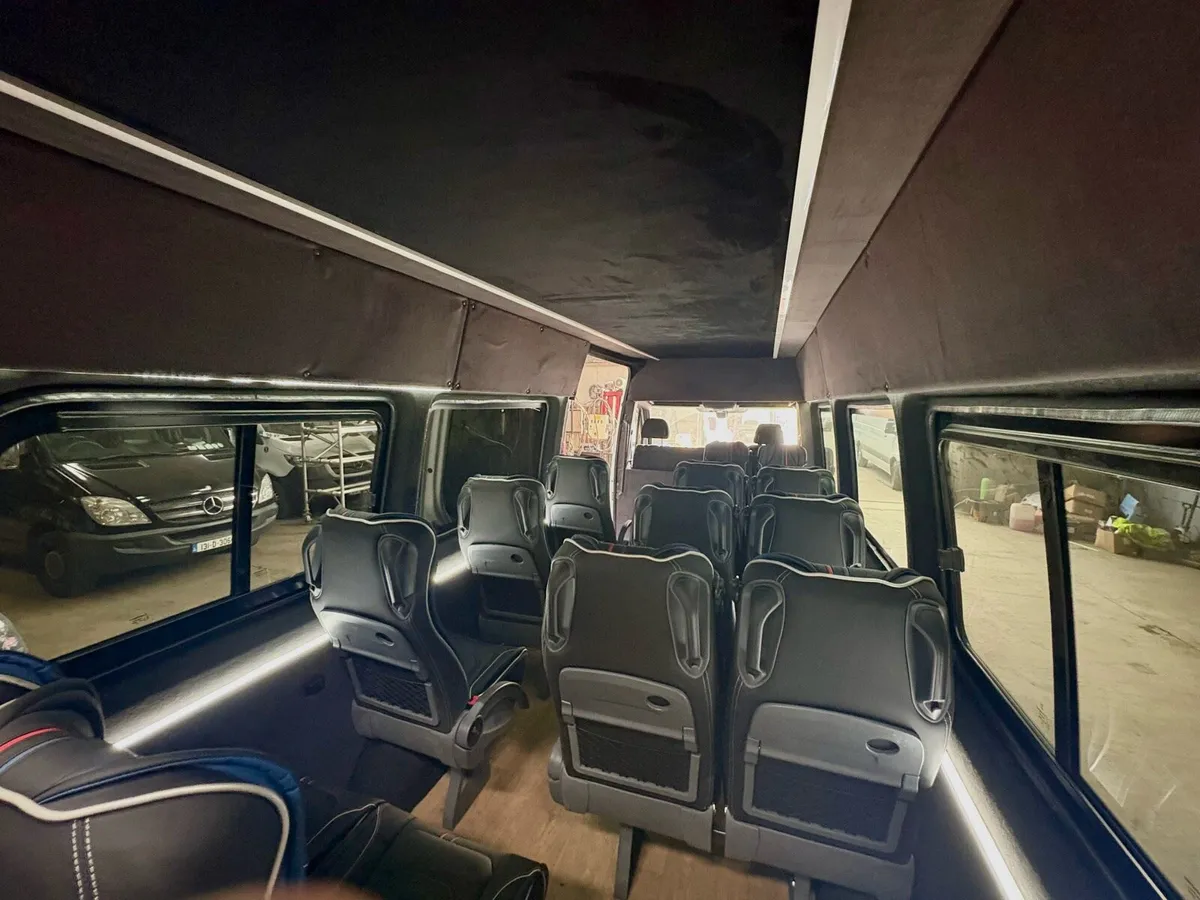 Merc  sprinter minibus - Image 4