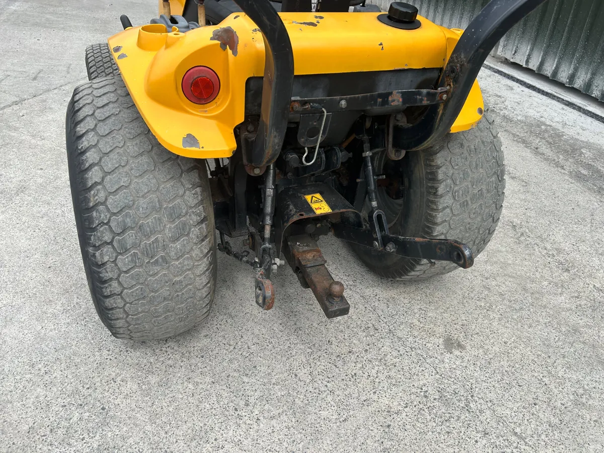 JCB 323 Compact Tractor - Image 2