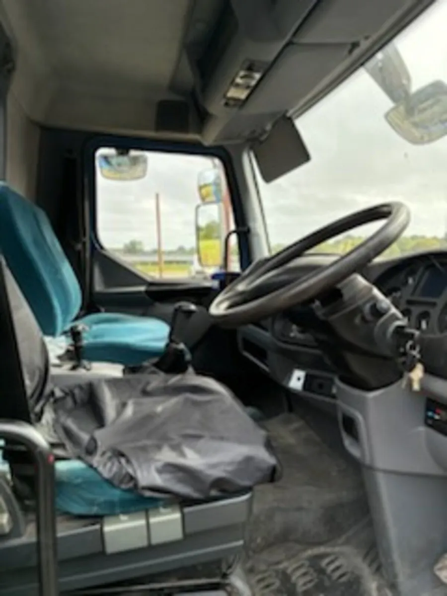 Daf recovery truck - Image 4
