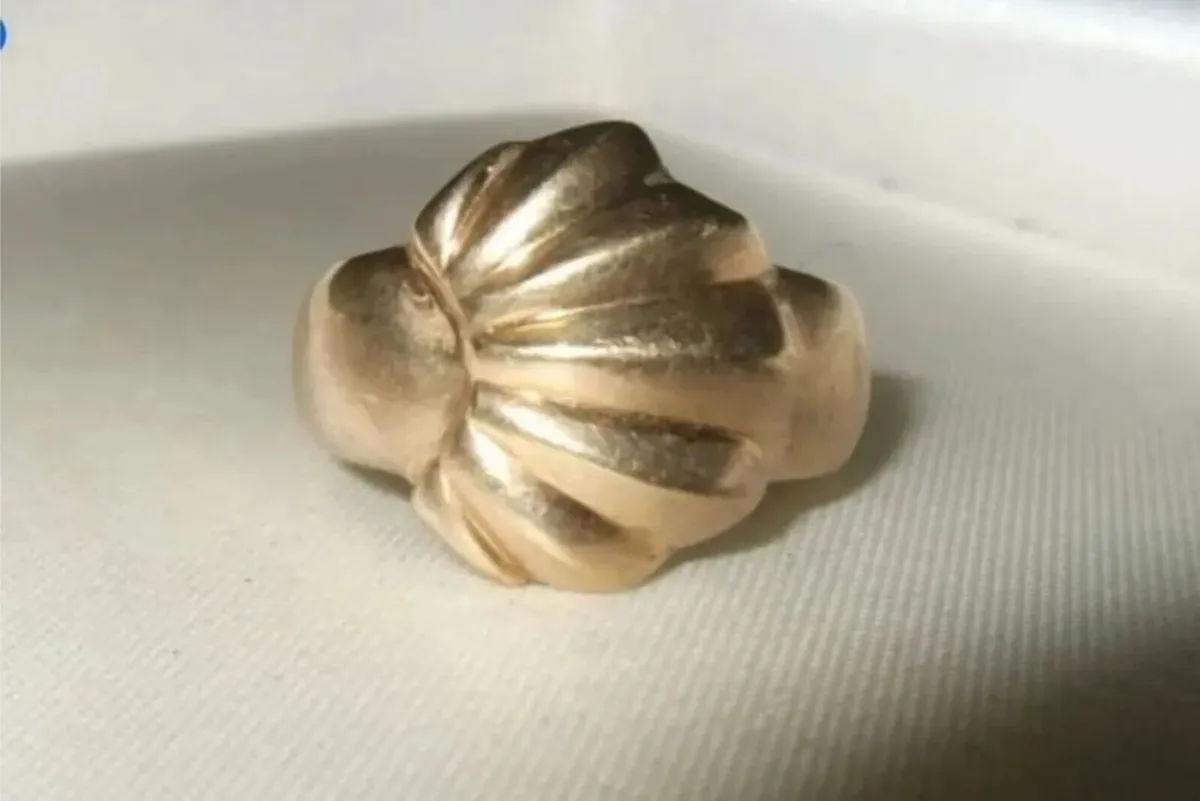 Vintage Hallmarked 9ct Gold 'Oyster' Ring - Image 2