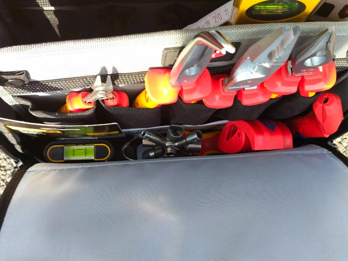 Electricians Tool kit - Image 2
