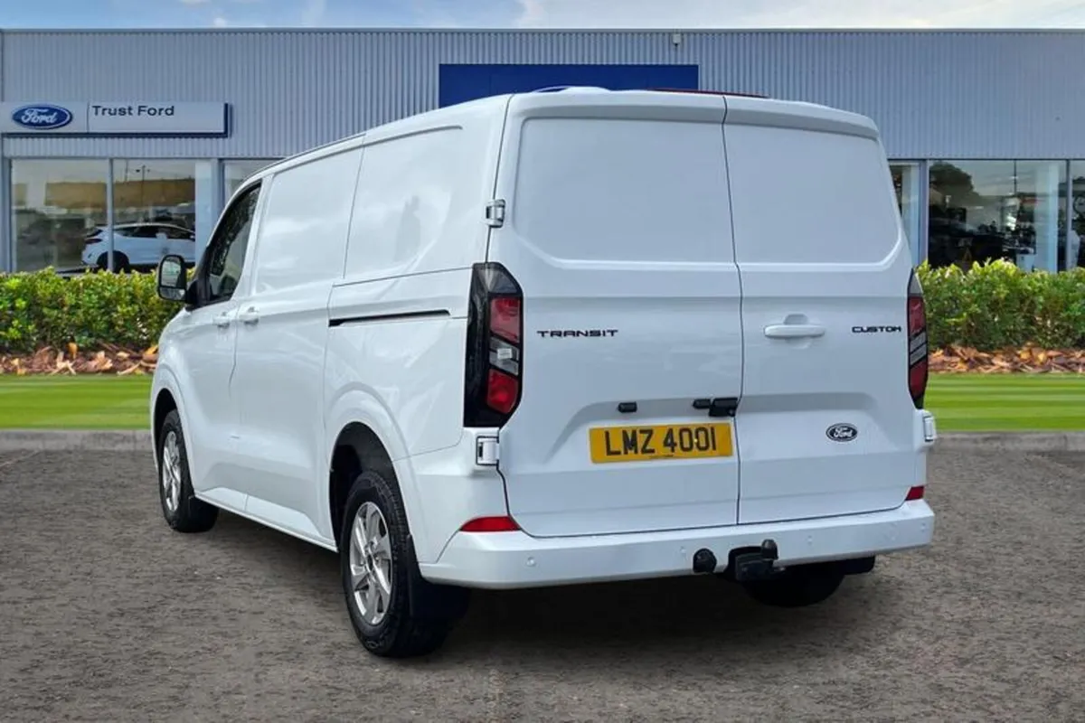 Ford Transit Custom 320 Limited L1 SWB FWD 2.0 Eco - Image 2