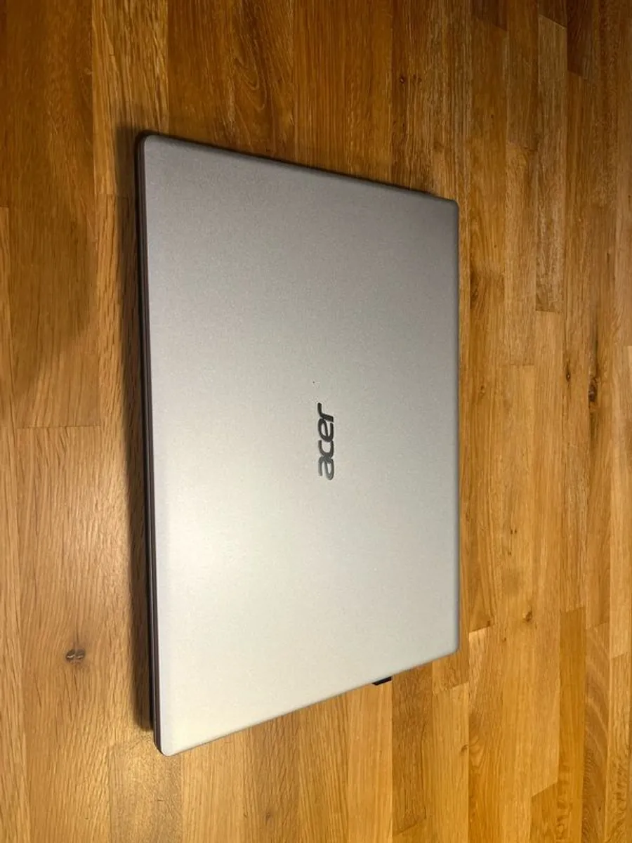 Acer Laptop - Image 2