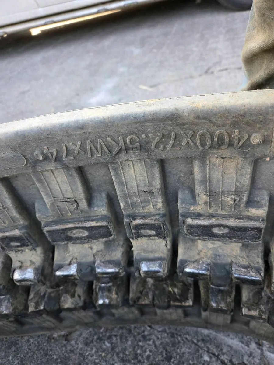 Rubber tracks - Image 1