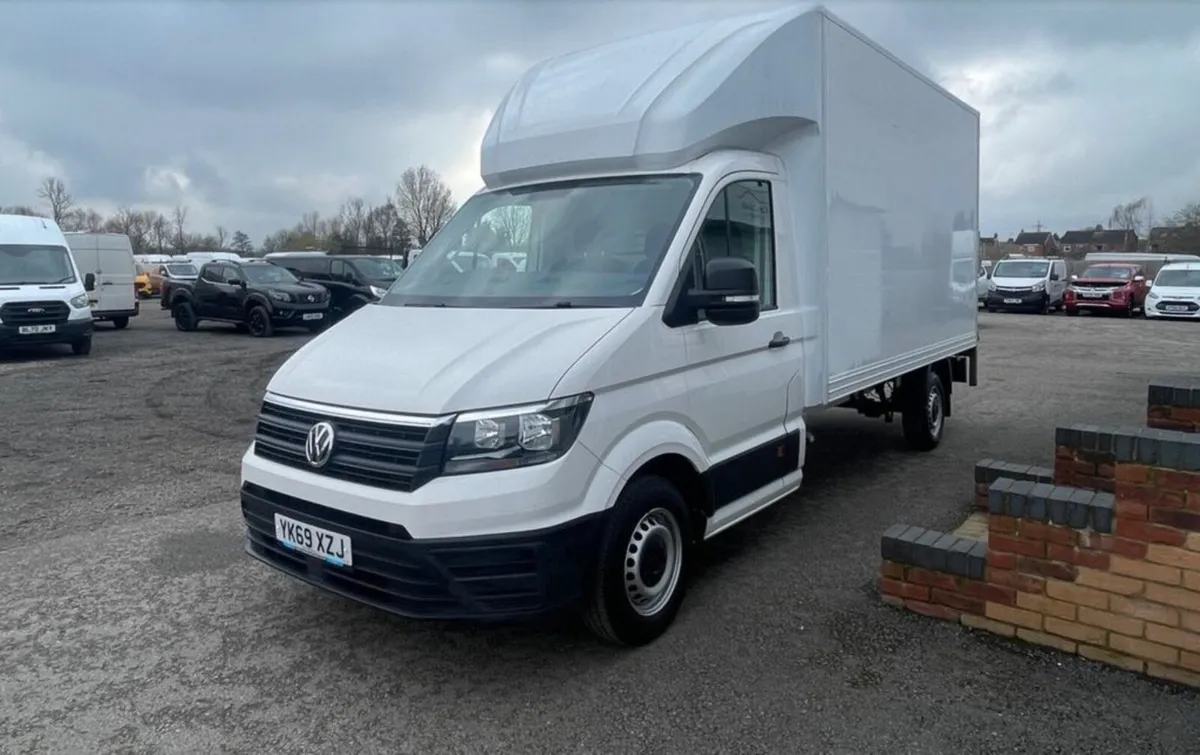 2019 Volkswagen Crafter Luton Box Van - Image 3