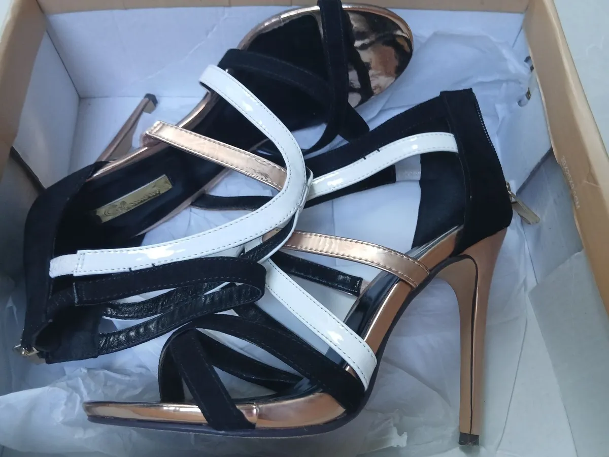 Ladies shoes and bag - Image 3