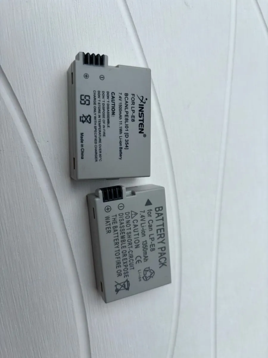 Canon EOS 600D Camera Kit + Battery Grip & Accesso - Image 3