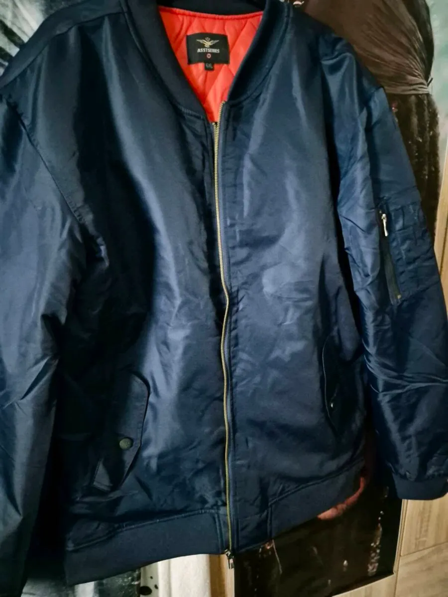 NEW BOMBER JACKET - Image 1