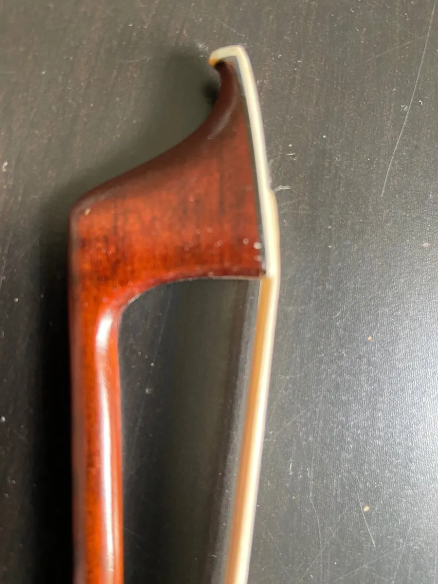 Full sized 4/4 Cello bow - Image 2