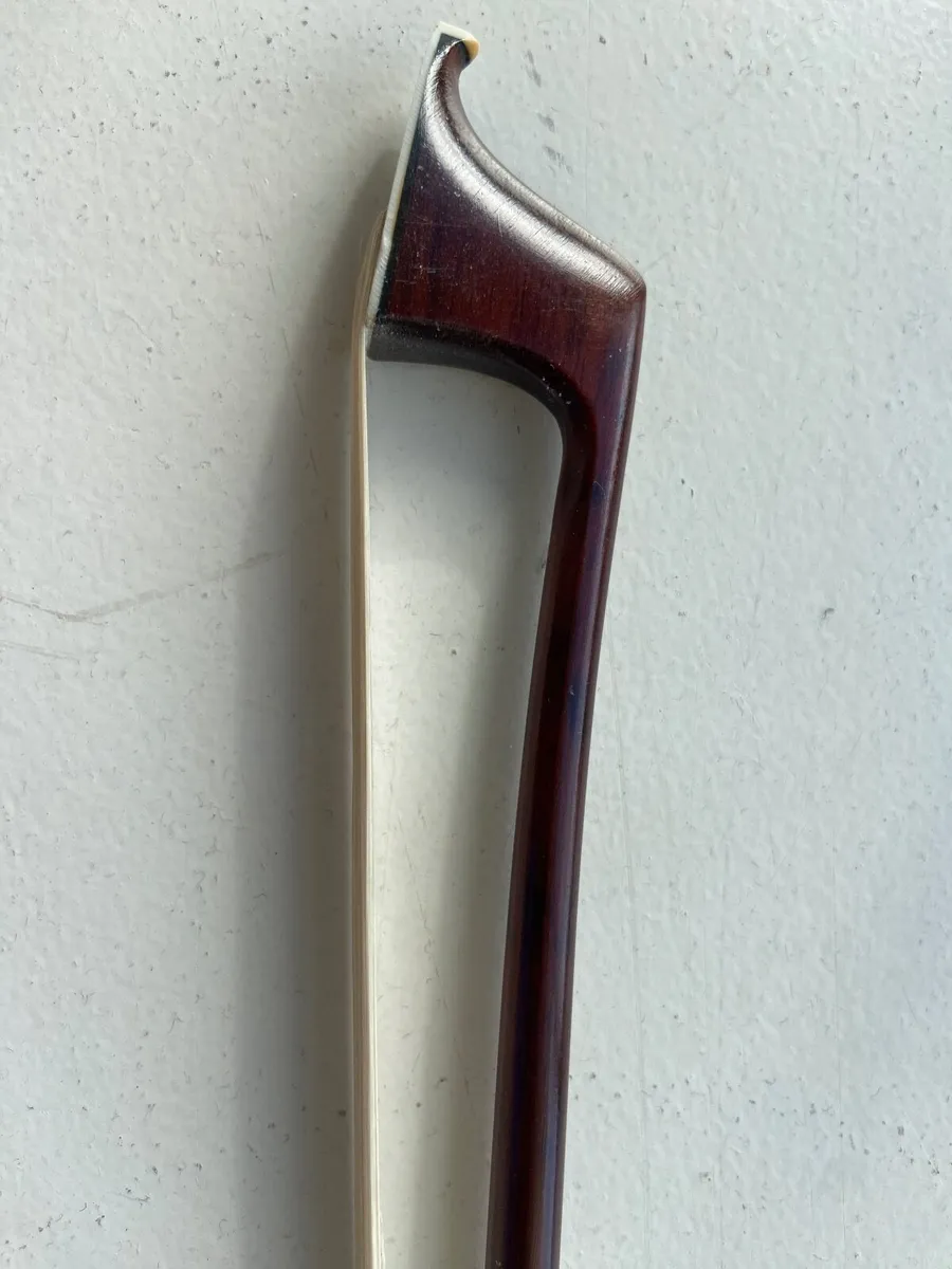 Full sized 4/4 Cello bow - Image 3